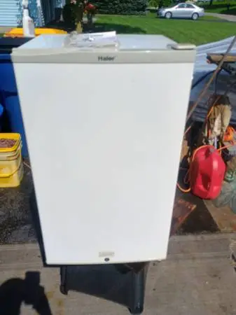 Haier Mini Fridge/Freezer works perfectly