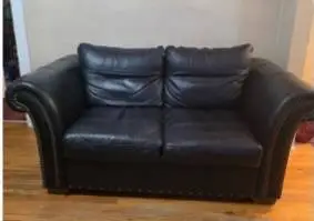 Black Leather Love Seat made in Italy! Nice