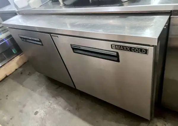 Commercial Undercounter Refrigerator Maxx Cold MXCR-60U - runs strong