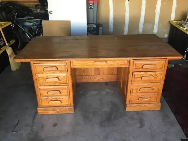 SOLID OAK HOME OR OFFICE DESK