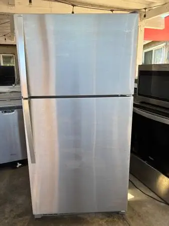 2022 Whirlpool Stainless Steel 21 Cubic Feet Top Freezer Refrigerator