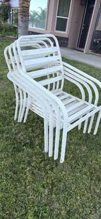 4 aluminum patio chairs