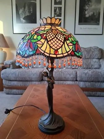 8855 Tiffany Style Table Lamp Made Approximately 2019.