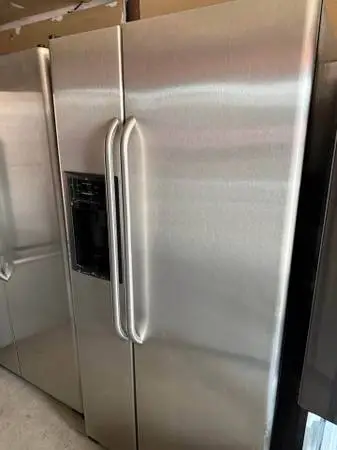 ✨CLEAN GE 33WIDE STAINLESS STEEL REFRIGERATOR
