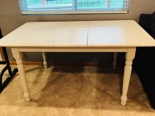 Kitchen Table w/ Foldable Center Leaf