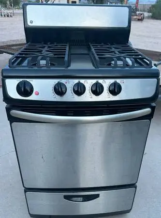 GE 24 in. 2.9 cu ft. Freestanding Gas Range in Stainless Steel