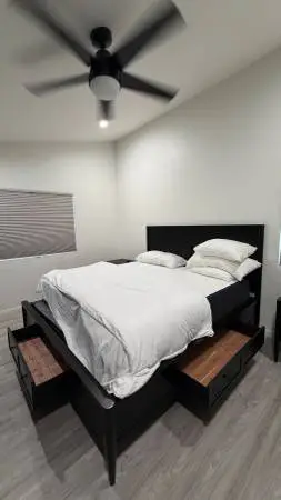 Living Spaces Austen California King Storage Platform Bed
