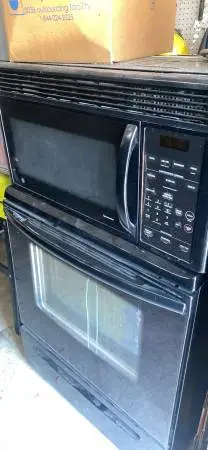 Fridge / Microwave / Stove