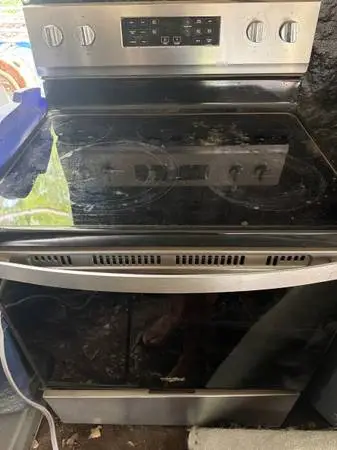 Whirl pool stove like new