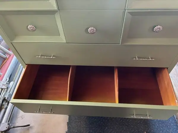 Dresser