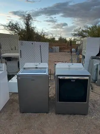 Maytag XL Electric Washer & Electric 220 Plug Dryer Set For Sale $550