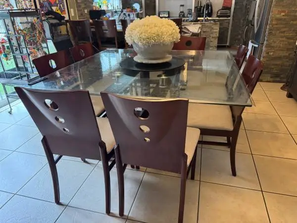 Juego de Comedor con 8 sillas