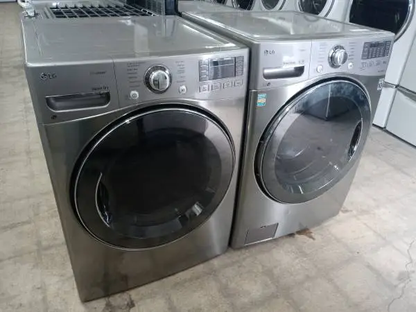 ★LG gray stackable front load washer and dryer set