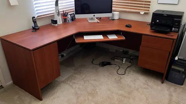 Desk, corner, very good condition