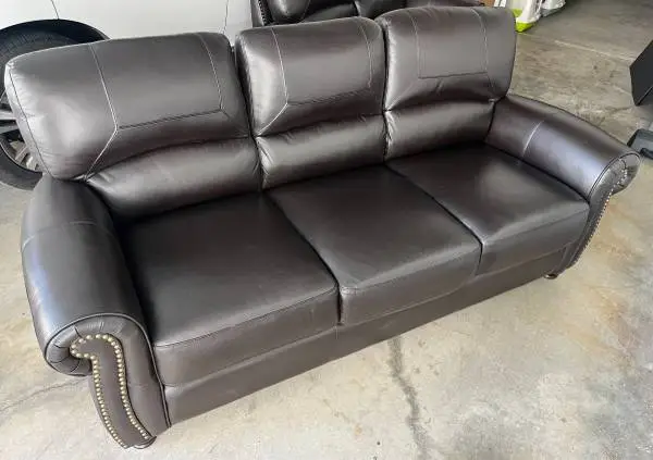 Leather set -couch+ arm chair+ love seat - great like new condition