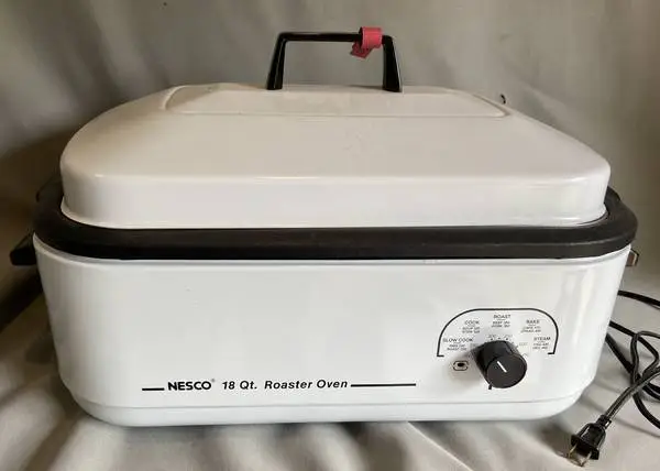 NESCO 18 quart electric Roaster Oven