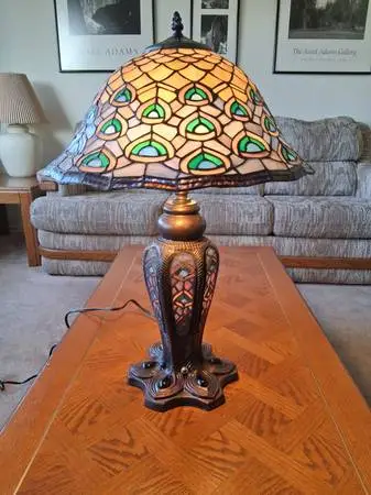 K40231 Tiffany Style Table Lamp Made Approximately 2019.