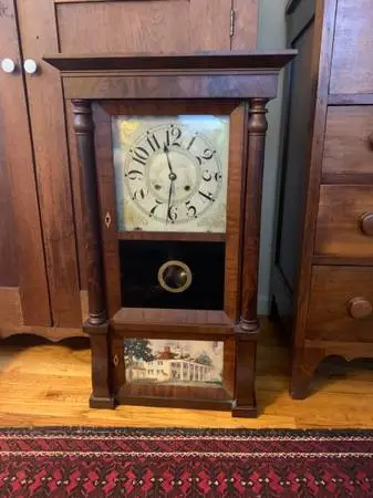 Forestville Manufacturing Shelf Clock / Marriage, still antique