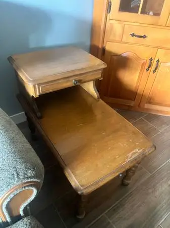 Set of end tables