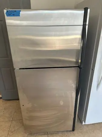 Kenmore Stainless Steel Refrigerator 30” W 713-376-0356