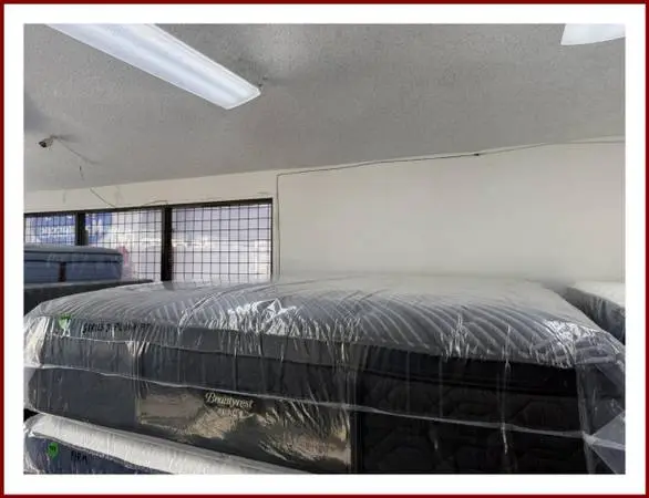 KING SIZE SIMMONS BEAUTYREST BLACK SERIES 3 PILLOW MATTRESS & BOX BED