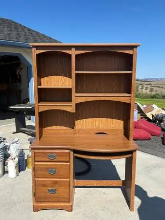 Desk with shelf unit