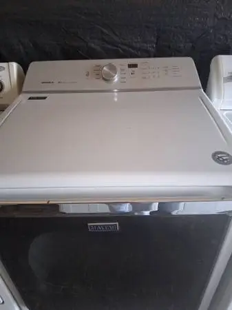 Commercial grade Maytag dryer, electric