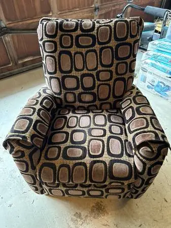 LA-Z-BOY Classics: Milan Recliner - Geometric Pattern, Chair