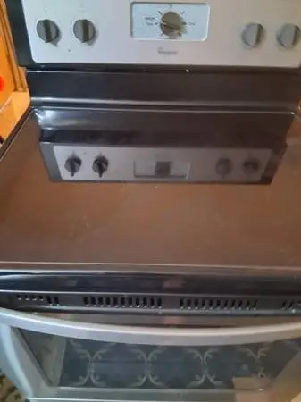 Refurbished glass top electric range