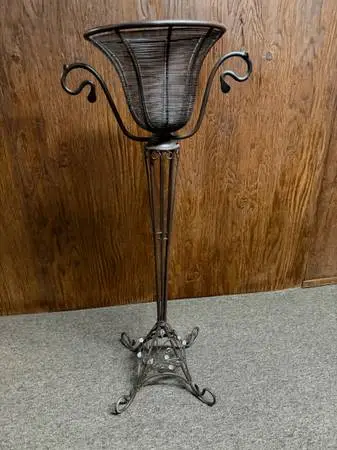 PLANT STAND