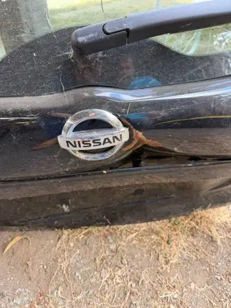 Nissan Kicks trunk lid