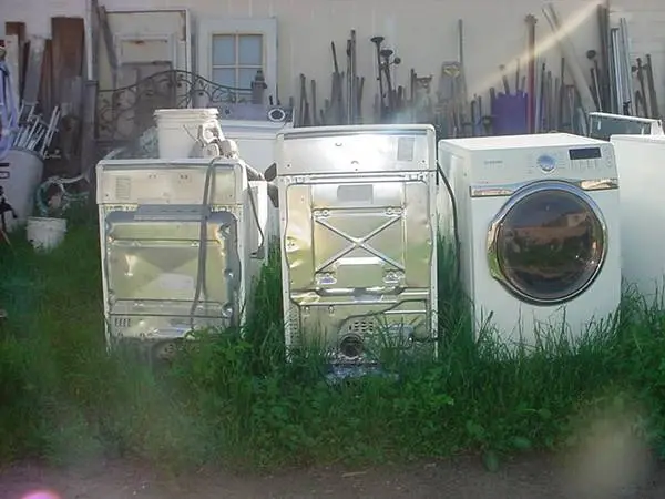 4 refrigerators 2 gas stoves microwave freezer washer dryers scrap met