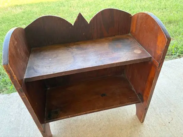 Vintage Wood Scalloped Shelf