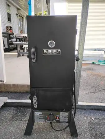 Master Built Propane Smoker MPS 230S