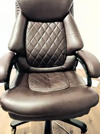 professional office chair - like new