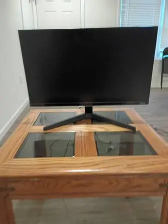Glass Table -Like New - perfect as a desk or study table