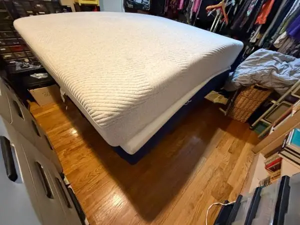 2 Full Size Matresses - 46 x 6 x 10 -Elite $200 - Casper $300