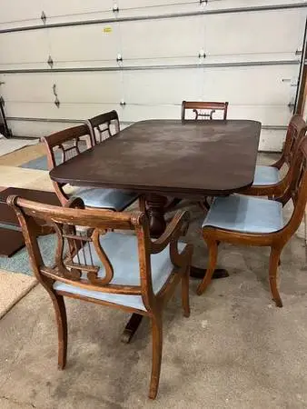 Duncan Phyfe Style Dining Table and 6 chairs