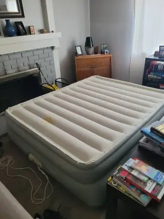 AEROBED Queen Size Air mattress, built in 120V pump