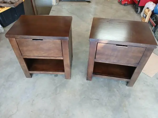SIGNATURE ASHLEY NIGHT STANDS