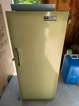 VINTAGE Whirlpool refrigerator