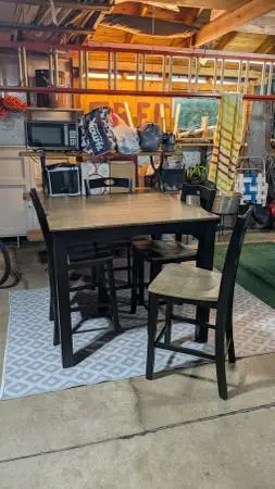 HIGH TOP TABLE