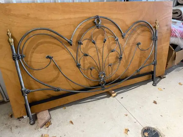 King Size Iron Bed