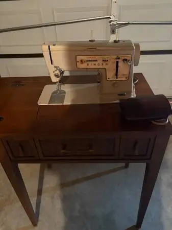VINTAGE SINGER ZIZ-ZAG M#457 STYLIST