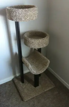 NEW - Beautiful Hand Crafted Cat Tower/Tree/Condo.