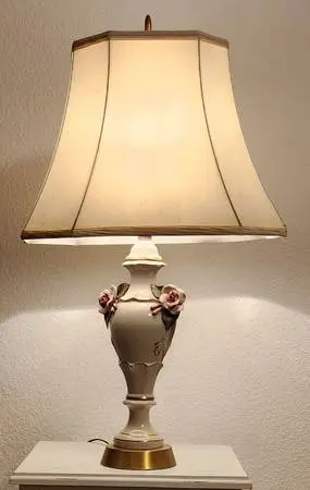 Vintage Porcelain & Gold Accent Table Lamp with 3D Pink Roses