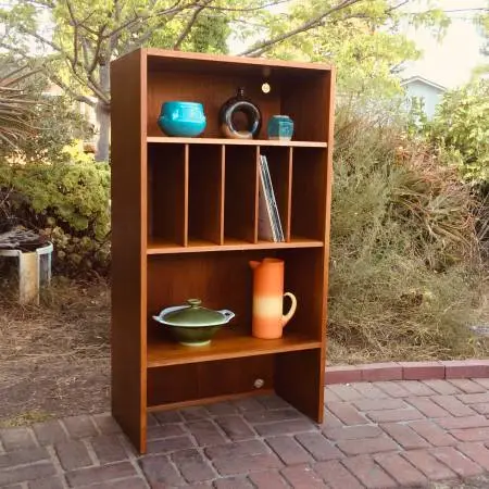 Vintage 1970s teak Danish Modern MCM Shelving Unit/LP Record Cabinet