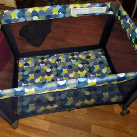 Foldable crib like new