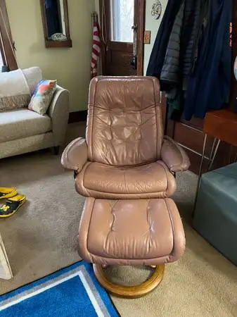 Ekornes Stressless Leather Recliner and Ottoman