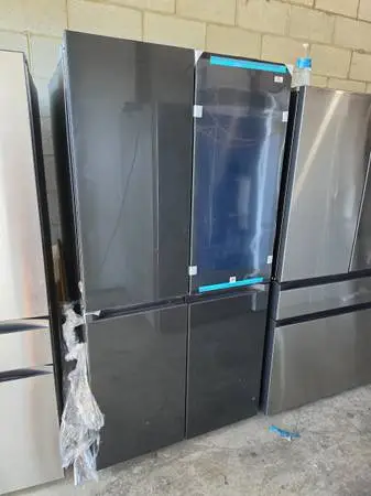 New ! Samsung black glas family hub refrigerator